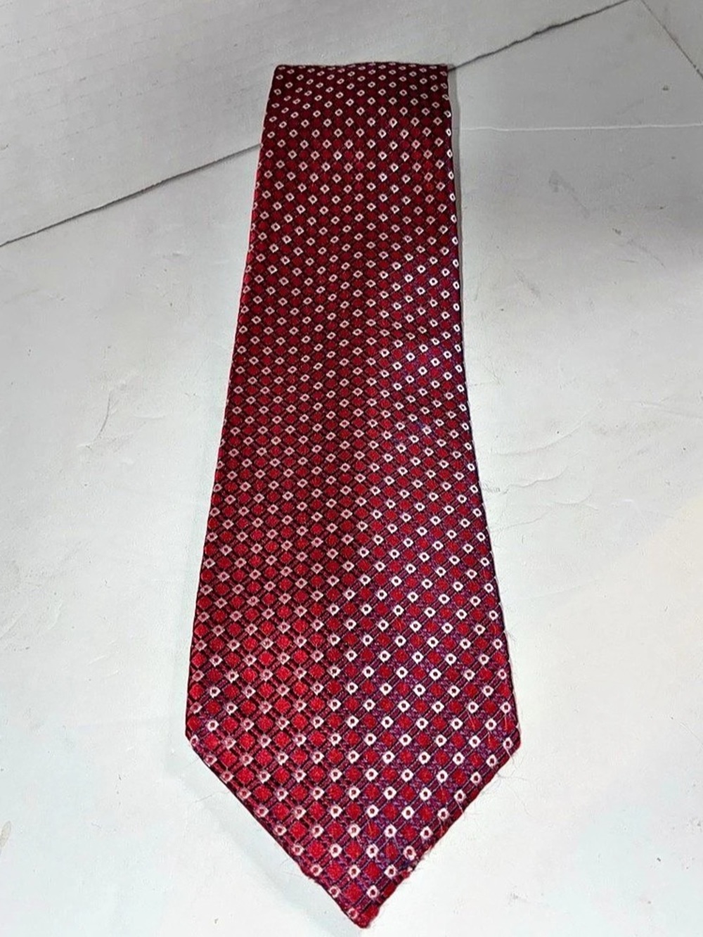 Robert Talbott Limited Edition tie Geometric Silk Tie in Red & Blue Like New